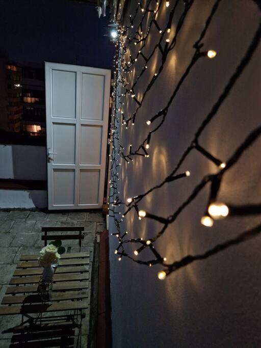 Charming Apartment With Private Terrace Bucareste Exterior foto