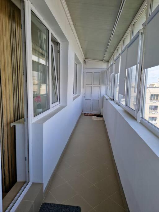 Charming Apartment With Private Terrace Bucareste Exterior foto